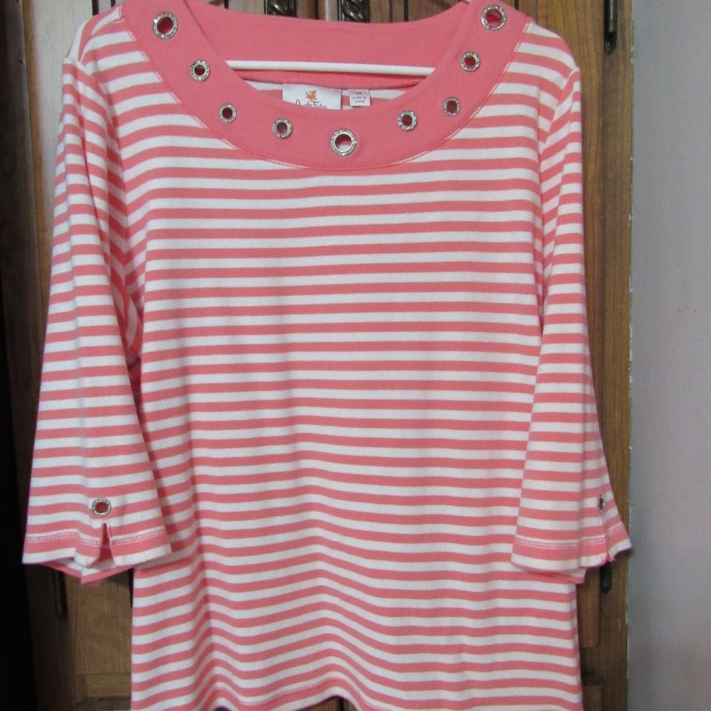 Quacker Factory 2X Stripe Top 3/4 Sleeve Peach Shade Rhinestone Rivets Boat Neck